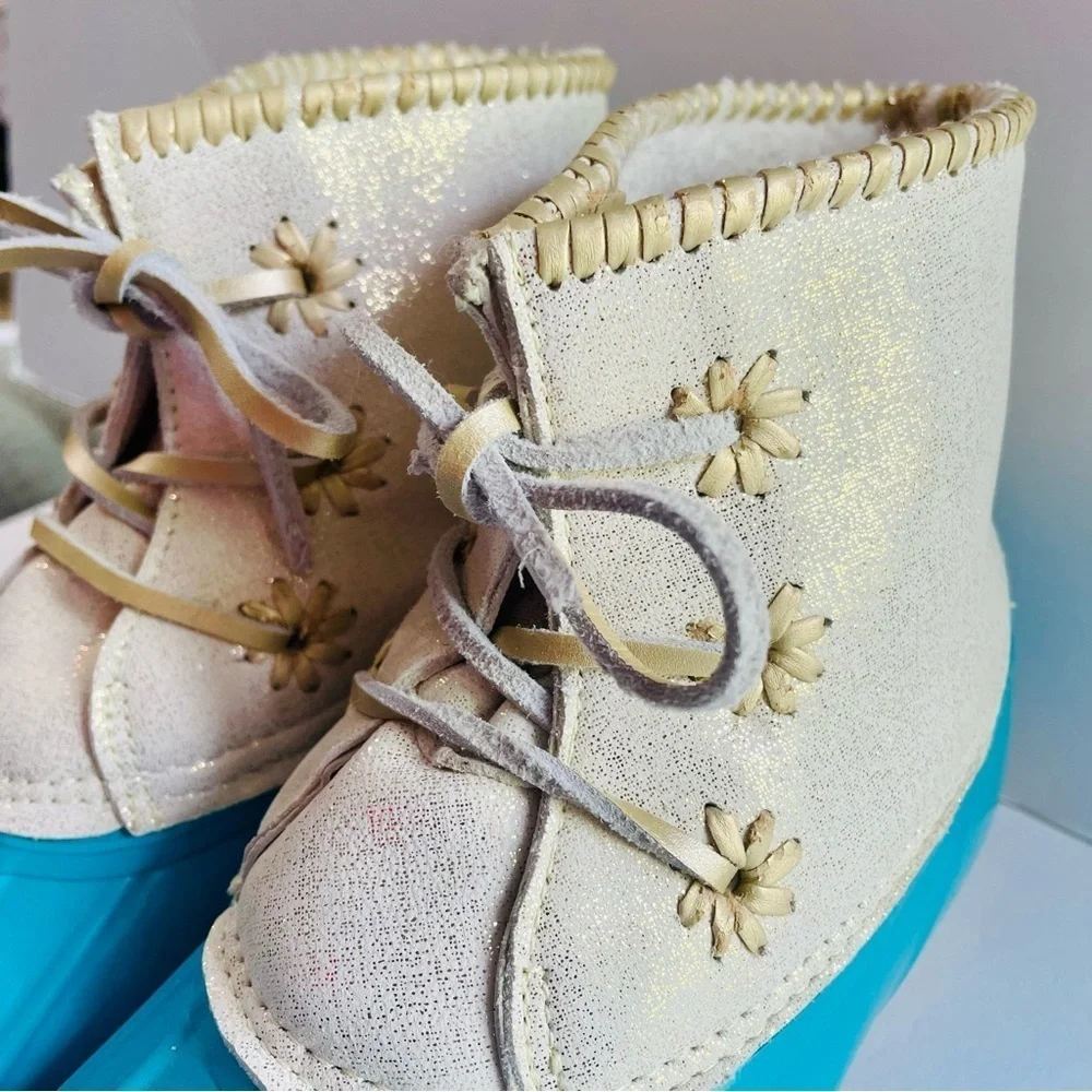 Jack Rogers Cream and Turquoise Shimmer Snow Boots Size 7